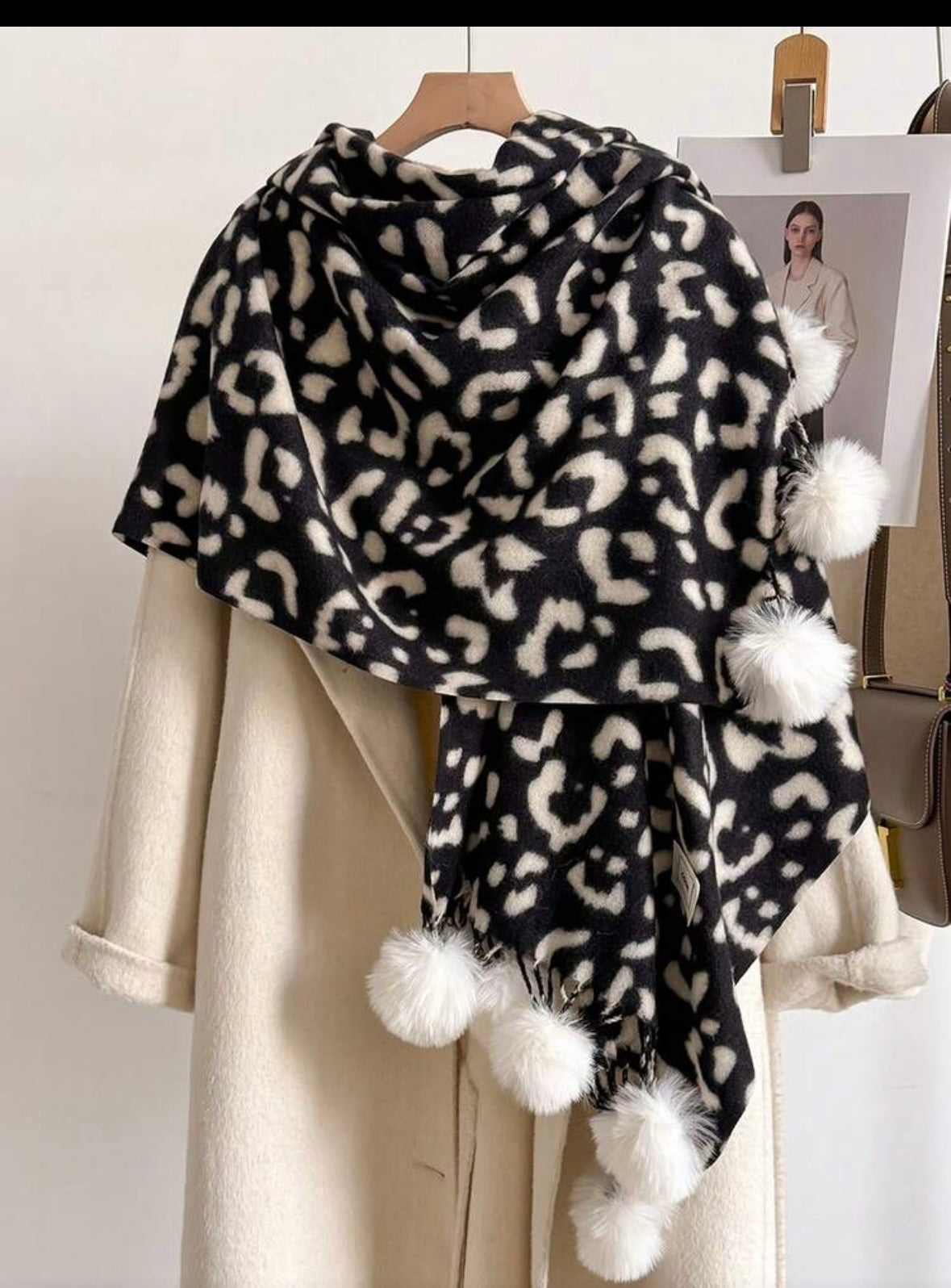 Pom Pom fluffy scarf